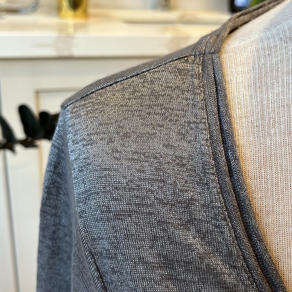 EUC Vince scoop neck metallic pewter finish bodice with black wide hem and cuffs - Picture 4 of 8